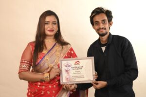 আসন্ন দুর্গাপুজোর হোর্ডিং শ্যুট করল এডি প্রোডাকশন…।