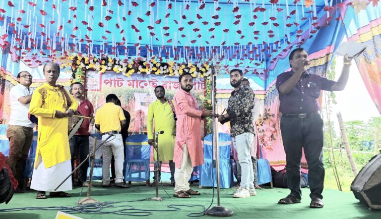 রাজা পাটের সাফল্য তুলে ধরতে এবার ঢাকে বোল তুললেন পদ্মশ্রী গোকুল ঢাকি….।