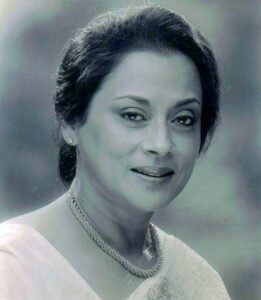 লন্ডনের বাসভবনে প্রয়াত হলেন প্রতিদ্বন্দ্বী’র নায়িকা জয়শ্রী রায়…।