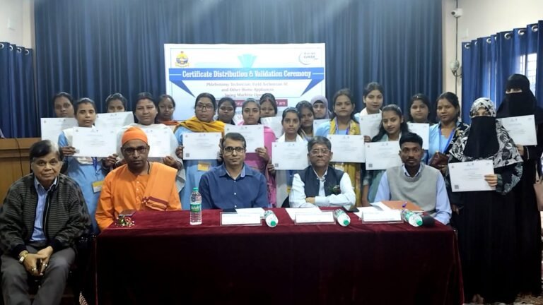 নানা বৃত্তিমূলক প্রশিক্ষনের মাধ্যমে বেকার যুবকযুবতীদের কর্মদক্ষ ও আত্মনির্ভর করে তুলছে রামকৃষ্ণ মঠ, বাগবাজার….।