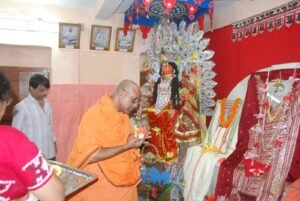 স্বামী পূর্ণব্রহ্মানন্দ অক্ষয় তৃতীয়ার সন্ধ্যায় রামকৃষ্ণ লোকে চলে গেলেন।