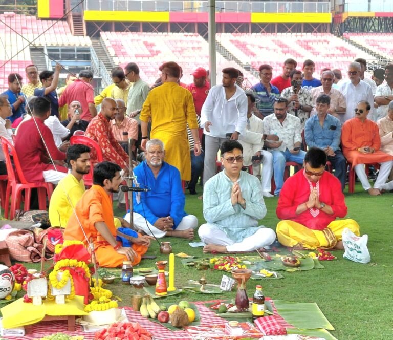 নববর্ষে ইস্টবেঙ্গল ক্লাবে ঐতিহ্যবাহী শুভ বারপুজো…।