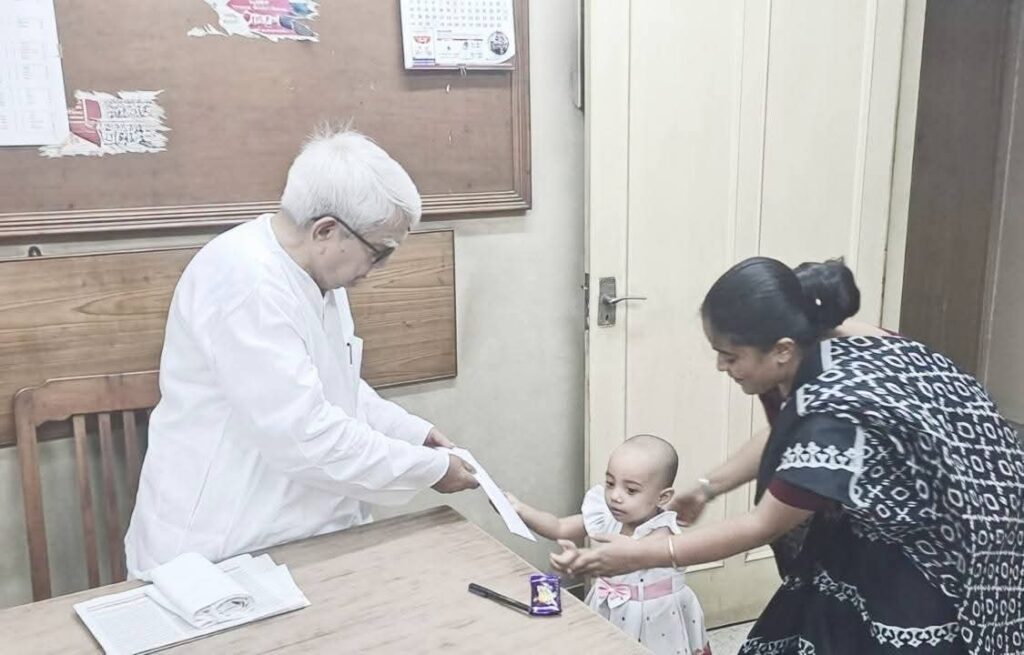 মাত্র দু বছরের খুদে হাত, হিমালয়ান সহযোগিতা…।