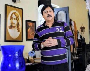 কিছু মানুষ হারিয়ে যায় অকারনেই….।