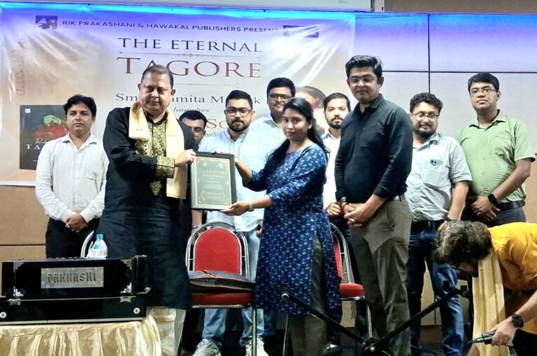 প্রকাশিত ‘ইটারনাল সংস‘: সৌম্য ভট্টাচার্যের ব্যতিক্রমী অনুবাদে অক্ষুণ্ন রবীন্দ্রসংগীতের ছন্দ ও অন্ত্যমিল…।