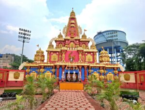 আমরা তো আর পূজো তে মাতি না উৎসবে তে মাতি, থিমের প্যাণ্ডেল,থিমের প্রতিমা বিখ্যাত রাতারাতি… !