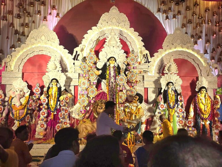 মুম্বাইয়ের বেঙ্গলি ক্লাবের ৯১তম বর্ষের দুর্গাপুজো…।
