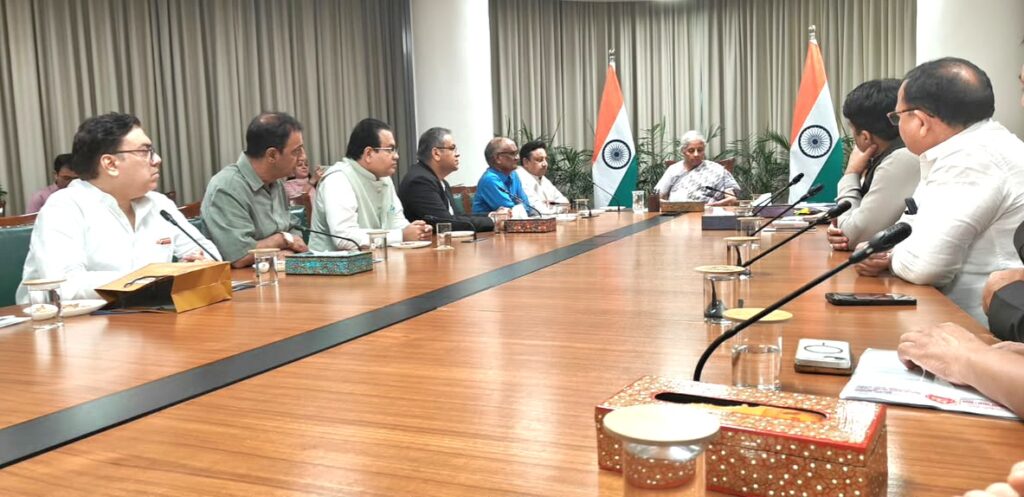 Trade Delegation Meets Hon’ble Union Finance Minister Smt. Nirmala Sitharaman on UPI MDR; AIMRA & AICPDF Call Off Proposed “NO UPI DAY”…